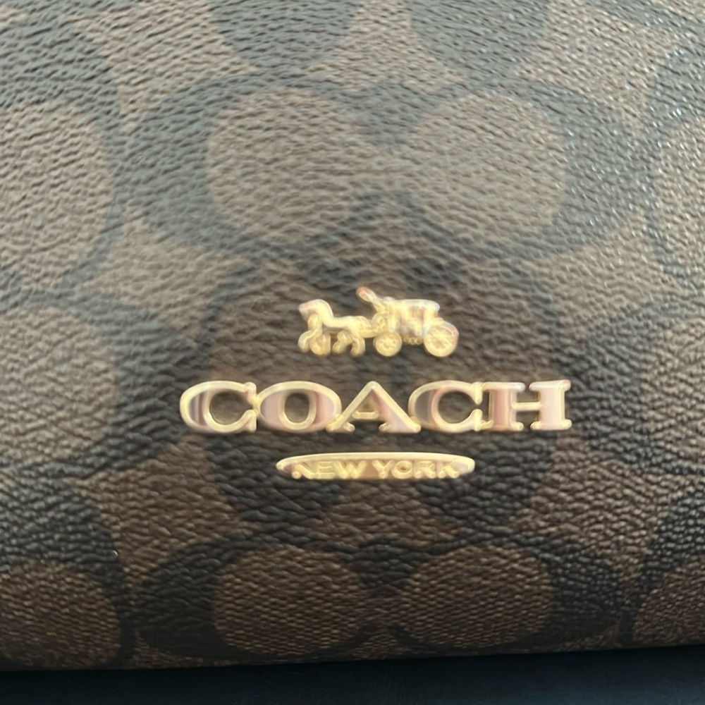 Coach Signature Bag - Picture 3 of 14